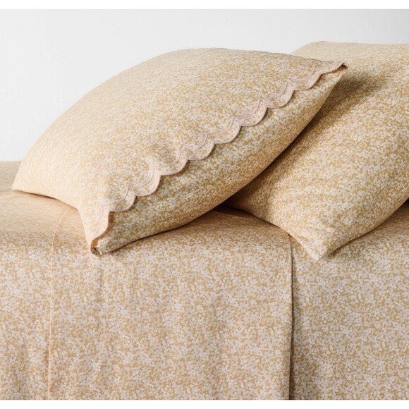 BUNDLE Studio McGee Queen Bedding Reversible Floral Comforter& Scalloped Sheets - Picture 7 of 13